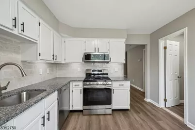 907 Wetherburn Ct, Raritan Township, NJ 08822 - Photo 9