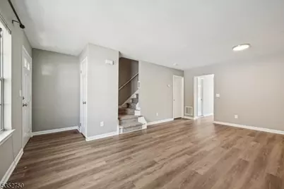 907 Wetherburn Ct, Raritan Township, NJ 08822 - Photo 11