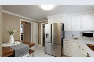 382 Huntington Rd, Union Township, NJ 07083 - Photo 9