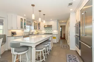 17 Longfellow Dr, Roxbury Township, NJ 07876 - Photo 3