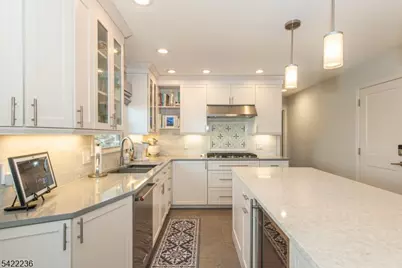 17 Longfellow Dr, Roxbury Township, NJ 07876 - Photo 5