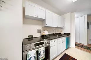 7855 Blvd E, North Bergen Twp., NJ 07047 - Photo 17
