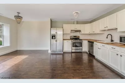 409 Hunt Dr, Holland Township, NJ 08848 - Photo 9