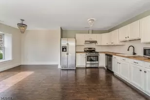 409 Hunt Dr, Holland Township, NJ 08848 - Photo 9