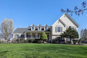 82 Oxford Pl, Hillsborough Township, NJ 08844 - Photo 3