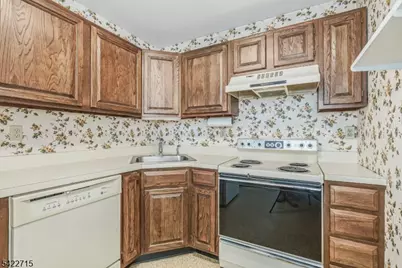 79 Carriage Ln, Sparta Township, NJ 07871 - Photo 11