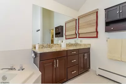 94 Hagerman Ct, Bridgewater, NJ 08807 - Photo 17