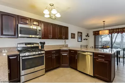 94 Hagerman Ct, Bridgewater, NJ 08807 - Photo 9