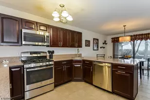 94 Hagerman Ct, Bridgewater, NJ 08807 - Photo 9