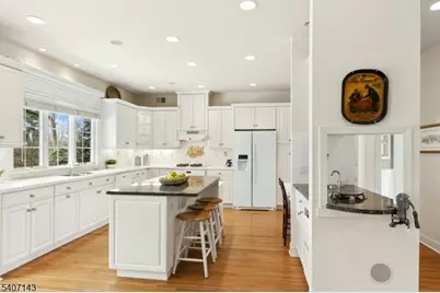 971 Nepawin Ln, Scotch Plains Township, NJ 07076 - Photo 9