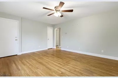 371 A Elizabeth Ave #A, Franklin Township, NJ 08873 - Photo 9