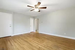 371 A Elizabeth Ave, Franklin Township, NJ 08873 - Photo 9