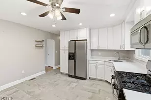 371 A Elizabeth Ave, Franklin Township, NJ 08873 - Photo 5