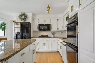 23 Smithfield Dr, Springfield, NJ 07081 - Photo 9