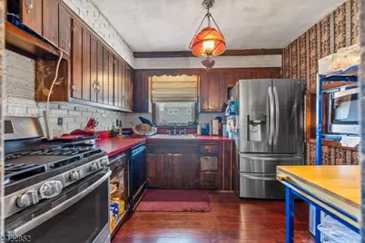 195 Emerson Ave, Paterson, NJ 07502 - Photo 11