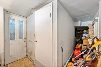 195 Emerson Ave, Paterson, NJ 07502 - Photo 33