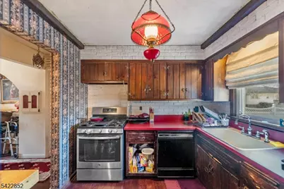 195 Emerson Ave, Paterson, NJ 07502 - Photo 9