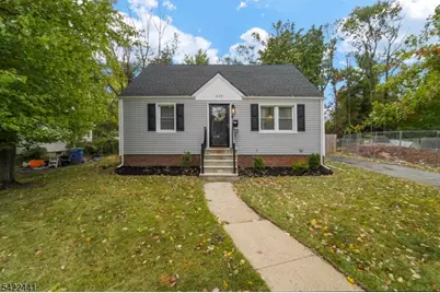 639 Parkview Ave, North Plainfield, NJ 07063 - Photo 1