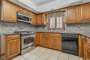 5 Darnay Rd, Morris Township, NJ 07960 - Photo 9