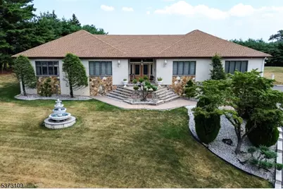 8 Lookout Point Trail, Totowa, NJ 07512 - Photo 11