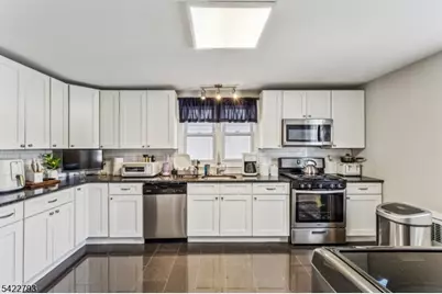 21 Ellington St, East Orange, NJ 07017 - Photo 11