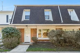 28 Wareham Ct, Scotch Plains Township, NJ 07076 - Photo 1