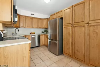 28 Wareham Ct, Scotch Plains Township, NJ 07076 - Photo 9