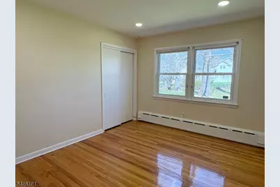 26 Sycamore Ter, Livingston, NJ 07039 - Photo 19