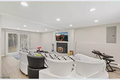 13 Hunters Ln, Byram Township, NJ 07821 - Photo 19