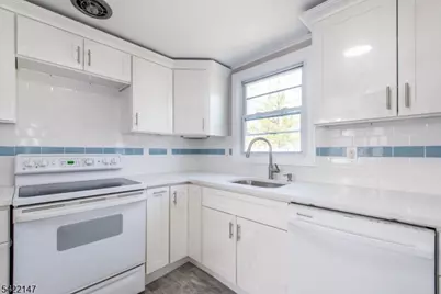 19 Homestead Rd, Jefferson Township, NJ 07849 - Photo 11