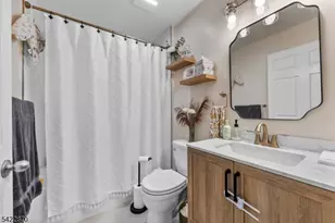 9 Ruby Ct, Franklin Township, NJ 08823 - Photo 7