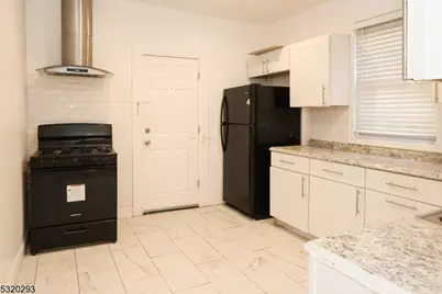 588 Argyle Ave #3, Orange, NJ 07050 - Photo 3