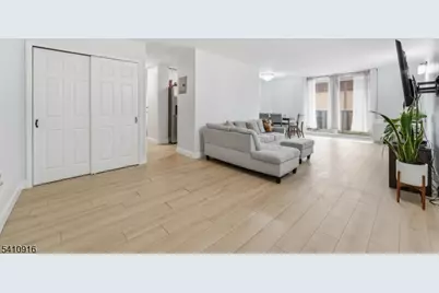 712 N Broad St #3C, Elizabeth, NJ 07208 - Photo 1