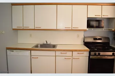 2467 State Route 10 42 #2B, Parsippany, NJ 07950 - Photo 15