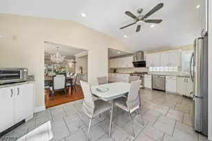 47 Crossbrook Rd, Livingston, NJ 07039 - Photo 9