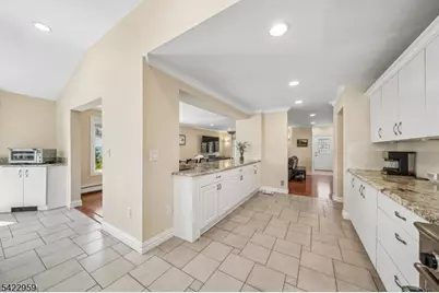 47 Crossbrook Rd, Livingston, NJ 07039 - Photo 11