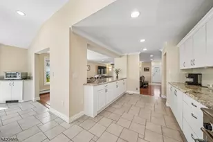 47 Crossbrook Rd, Livingston, NJ 07039 - Photo 11