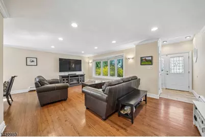 47 Crossbrook Rd, Livingston, NJ 07039 - Photo 3