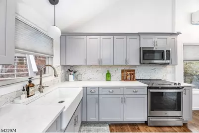 361 E Lakeshore Dr, Vernon, NJ 07422 - Photo 9