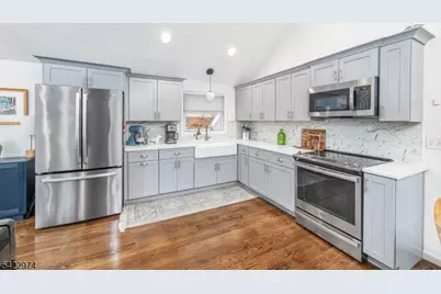 361 E Lakeshore Dr, Vernon, NJ 07422 - Photo 9