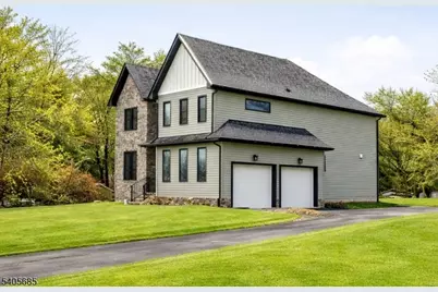 237B S Main St, Raritan Township, NJ 08822 - Photo 3