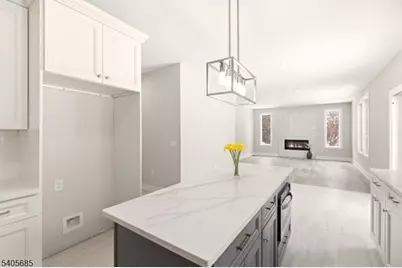 237B S Main St, Raritan Township, NJ 08822 - Photo 15