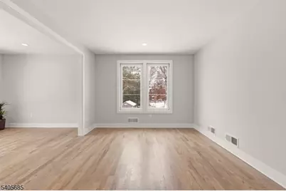 237B S Main St, Raritan Township, NJ 08822 - Photo 7