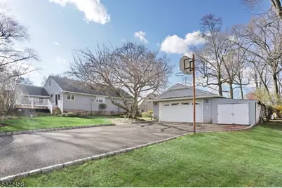 223 Linda Vista Ave, North Haledon, NJ 07508 - Photo 9