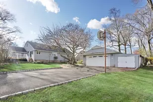 223 Linda Vista Ave, North Haledon, NJ 07508 - Photo 9