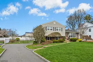 46 Surrey Rd, Clark Township, NJ 07066 - Photo 3