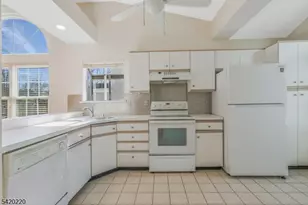 412 Cardinal Ln, Bedminster Township, NJ 07921 - Photo 15