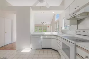 412 Cardinal Ln, Bedminster Township, NJ 07921 - Photo 17