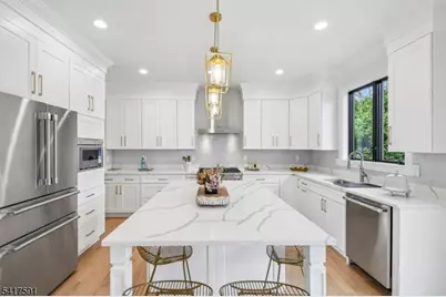 107 Pleasantview Ave, New Providence, NJ 07974 - Photo 17