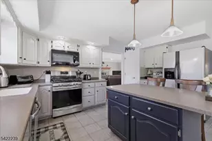 7 Winchester Ave, Mount Olive, NJ 07828 - Photo 9